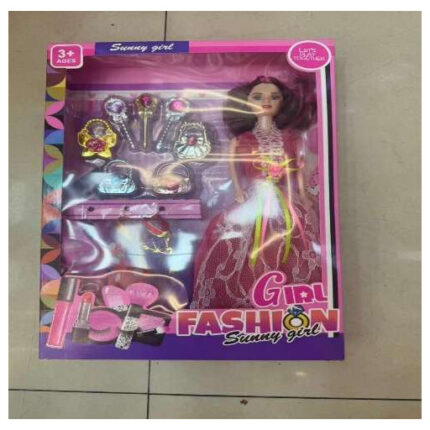 عروسة Fashion بإكسسوارات